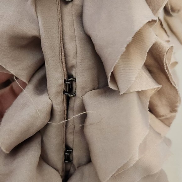 Superbe ruffle top - Picture 3 of 3